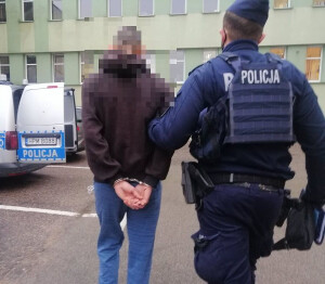 DZIELNICOWI ZATRZYMALI POSZUKIWANEGO