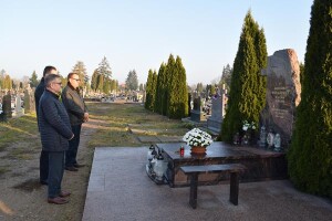 Suwałki na grobach zasłużonych