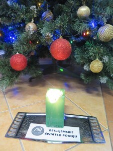 Betlejemskie Światło Pokoju zawitało do Biblioteki