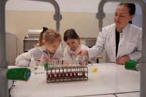 Państwowa Uczelnia Zawodowa uniwersytet dziecięcy