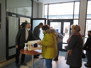 Suwałki karmniki dla ptaków rozdane
