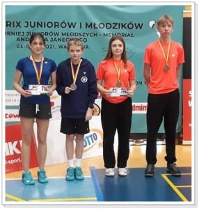 Jeden złoty i dwa srebrne medale dla suwalskich badmintonistów