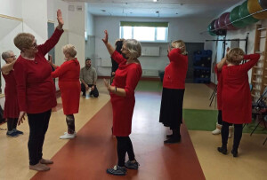 Seniorzy z Suwalskiego Klubu Seniora robią teatr i marzą o „tournée”
