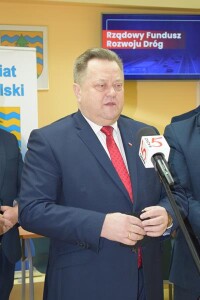 Suwałki: konferencja J.Zielinski Rządowy Fundusz Rozwoju Dróg 2022