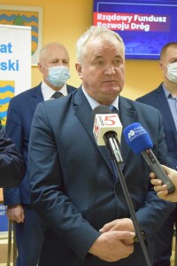 Suwałki: konferencja J.Zielinski Rządowy Fundusz Rozwoju Dróg 2022
