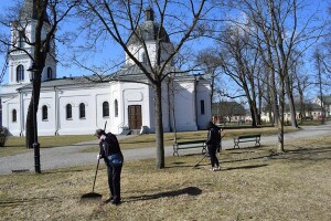 Suwałki sprzątanie czyn społeczny Ukraińców
