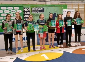 Medale suwalskich badmintonistów w Sianowie