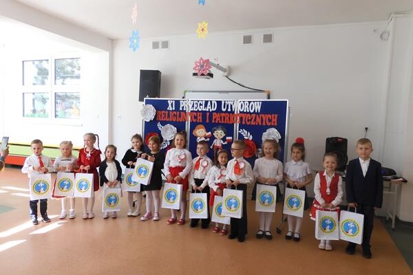 Międzyprzedszkolny Przegląd Utworów Patriotycznych i Religijnych w Przedszkolu nr 3