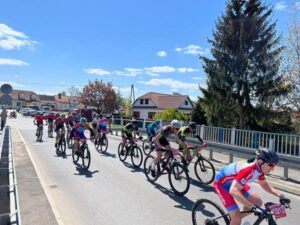 NAJMŁODSI KOLARZE Z SUWAŁK Z MEDALAMI W TYKOCINIE