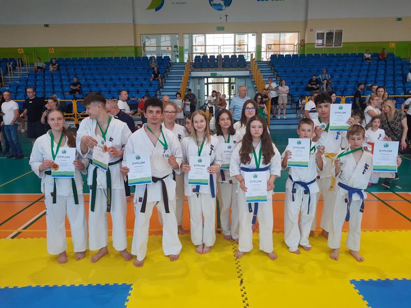 9 medali zdobyli suwalscy karatecy w Lidze Karate w Ełku
