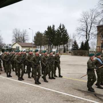 Pierwsza w br. przysięga w suwalskim pułku