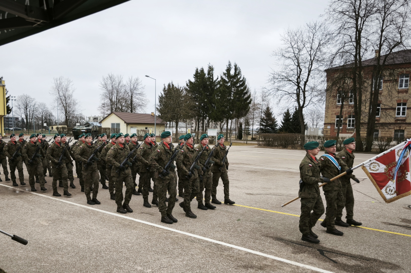 Pierwsza w br. przysięga w suwalskim pułku