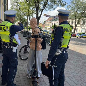 Policjanci kontrolowali użytkowników hulajnóg elektrycznych i rowerzystów