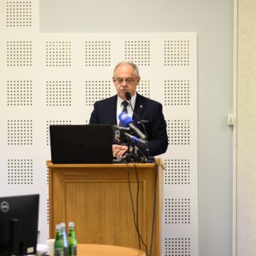 Prezydent Czesław Renkiewicz  z wotum zaufania i absolutorium