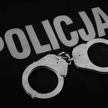 42-latek odpowie za kradzież saszetki z pieniędzmi, dokumentami i kartą bankomatową
