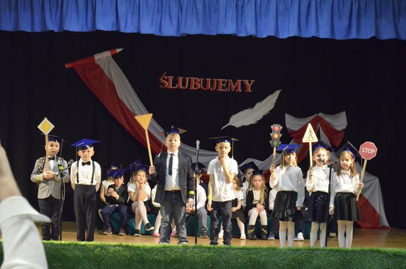 Ślubowanie pierwszoklasistów w Szkole Podstawowej nr 7