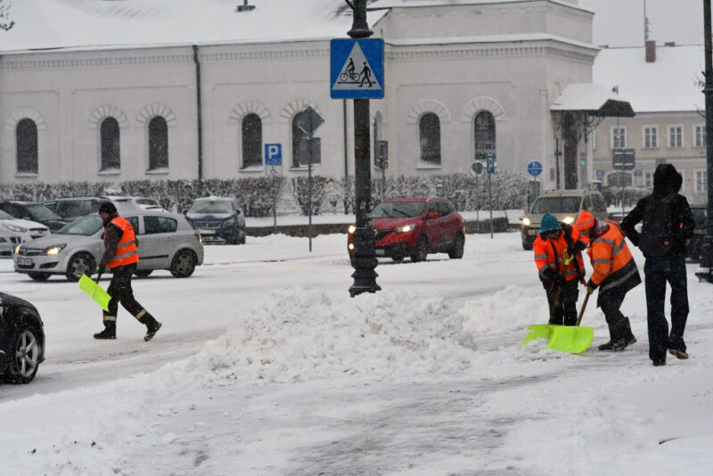 Intensywne opady śniegu – Akcja Zimowa w Suwałkach