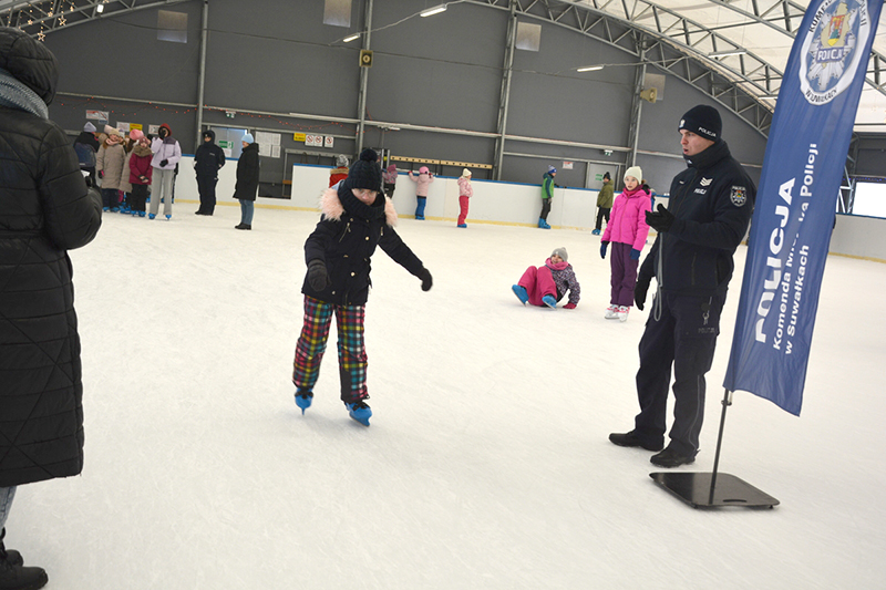 FERYJNE SPOTKANIE Z POLICJANTAMI NA LODOWISKU
