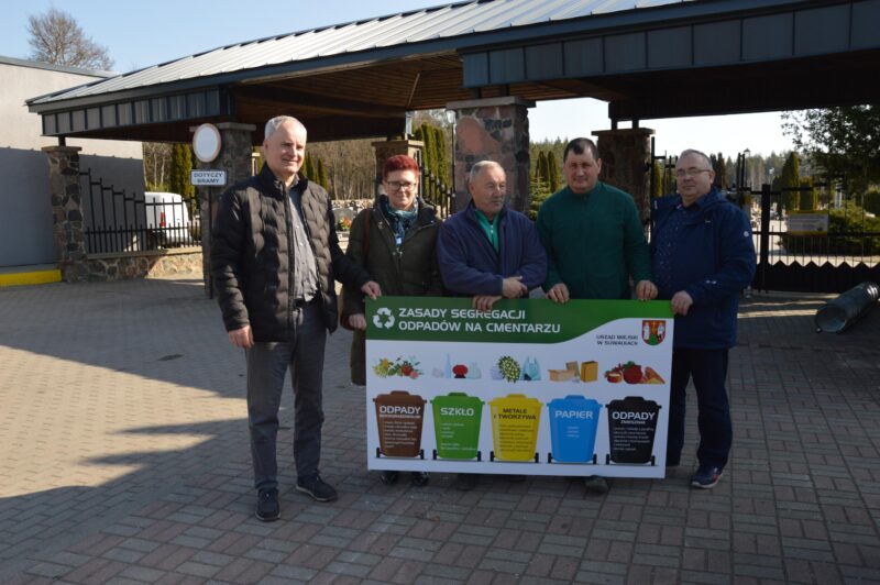 Suwalczaki Segregują: Nowe tablice na cmentarzach