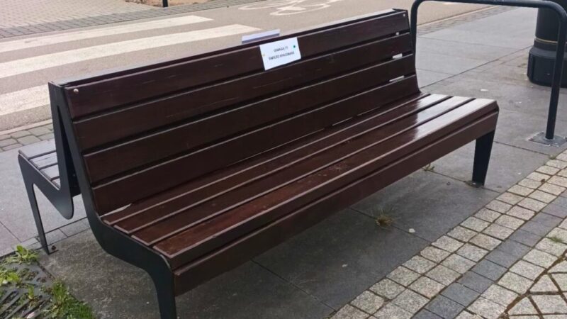 Połowa ławek do renowacji