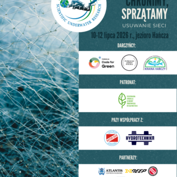 Wydobycie sieci rybackiej z jez. Hańcza
