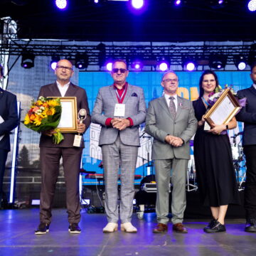 Uroczyste wręczenie odznaczeń i tytułów